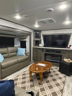 Glamping at its best-sleeps 6 with golf cart